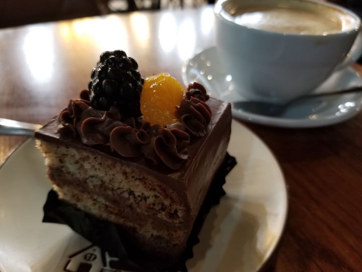 photo of nomVnom Bistro Chocolate Creme Cake shared by @chapche on  22 Feb 2019 - review