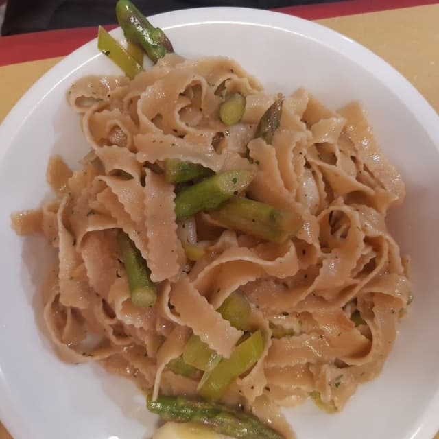 Photo of the dish “Tagliatelle asparagi e nocciole”