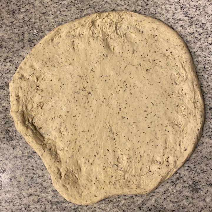 photo of Trader Joe's Garlic & herb pizza dough shared by @abadgevegan on  12 Jan 2022 - review