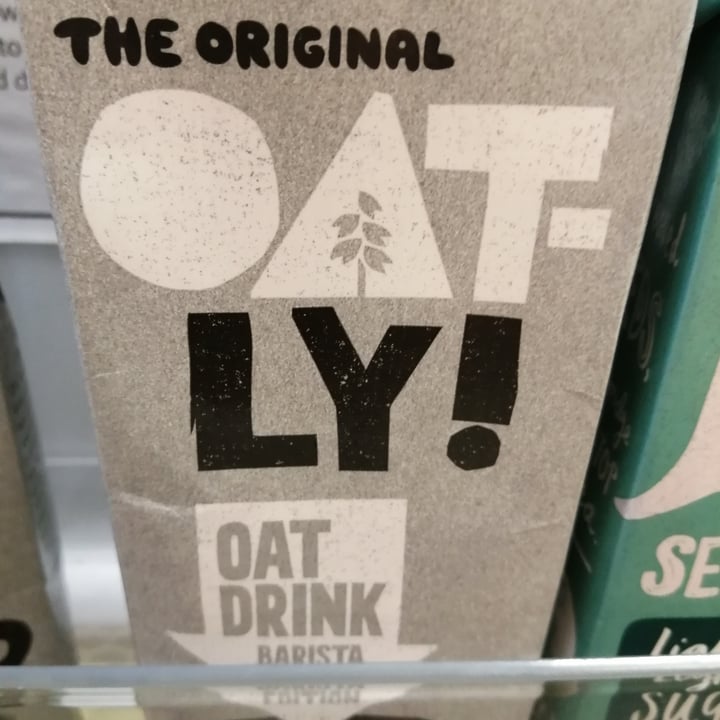 review photo of Oatly Oat Drink Barista Edition shared by @babab323 on 19 Dec 2021 - review