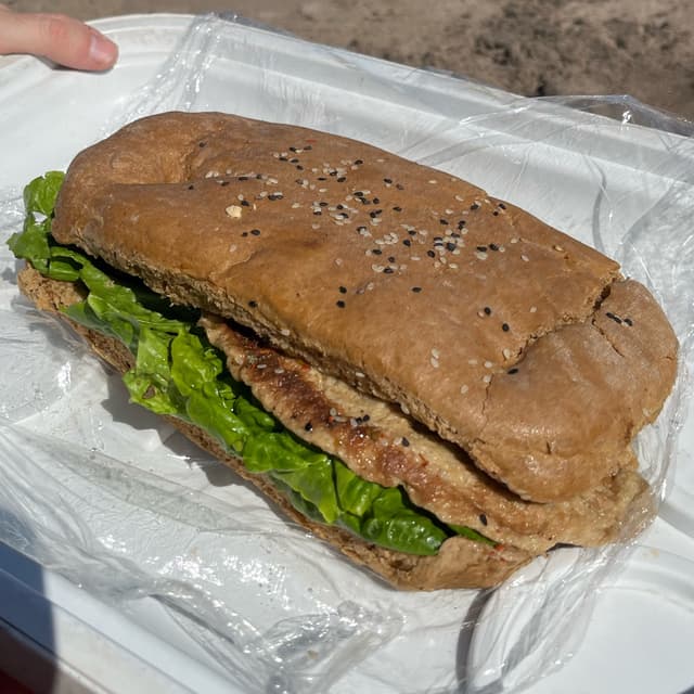 Foto del plato “Sandwich De Lomito De Seitan”