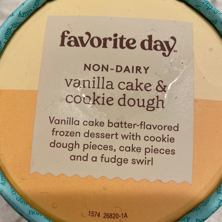 photo of Favorite day Vanilla cake & cookie dough shared by @snl017 on  30 Dec 2021 - review