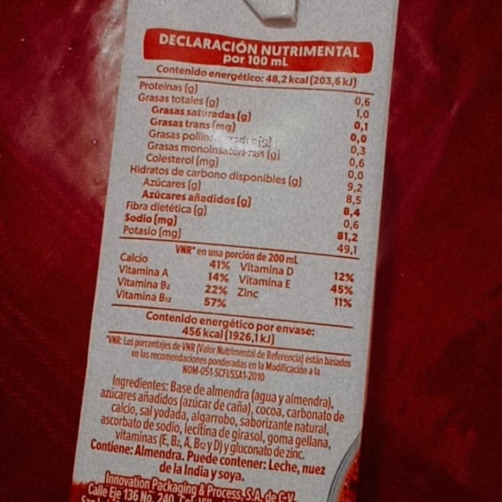 photo of Silk Almendra chocolate shared by @harucxconut on  08 Jul 2021 - review