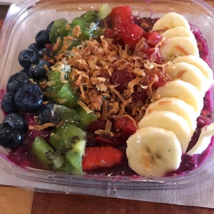 review photo of HiBlend Health Bar & Cafe Hi blend Açaí Bowl shared by @tabsabre on 23 Apr 2020 - review