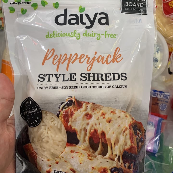 photo of Daiya Pepperjack Style Shreds shared by @biversen on  16 Jun 2021 - review