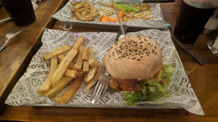 review photo of Revolucion Verde Chickn free Diablo Burguer shared by @edgaarjmz on 05 Dec 2019 - review