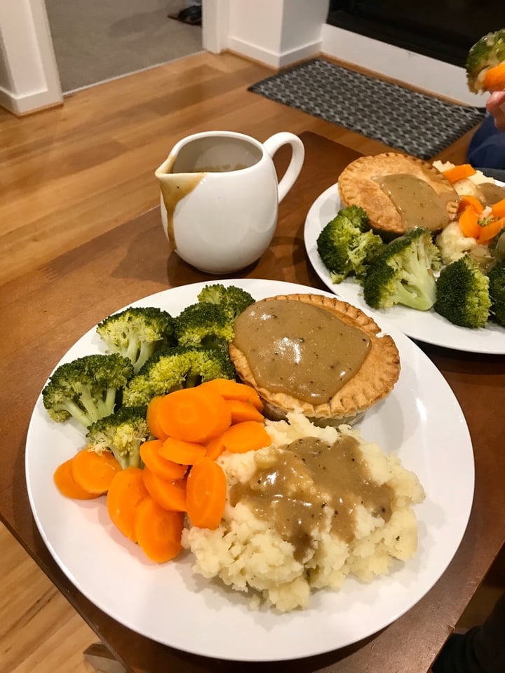 photo of Linda McCartney's 2 vegetarian Country pies shared by @aveganfromaustralia on  28 Apr 2020 - review