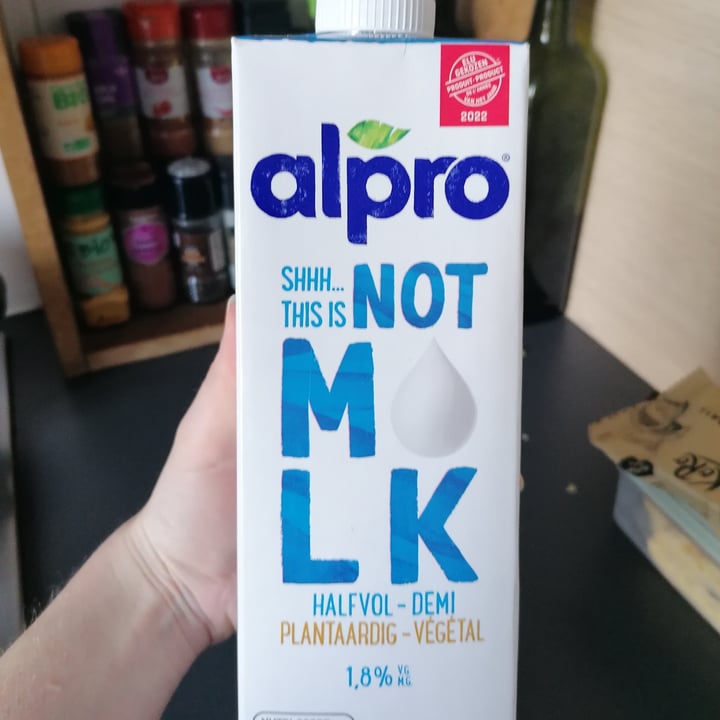 photo of Alpro Shh… This Is Not Milk 1,8% Fett shared by @eleonorap96 on  17 Jun 2022 - review