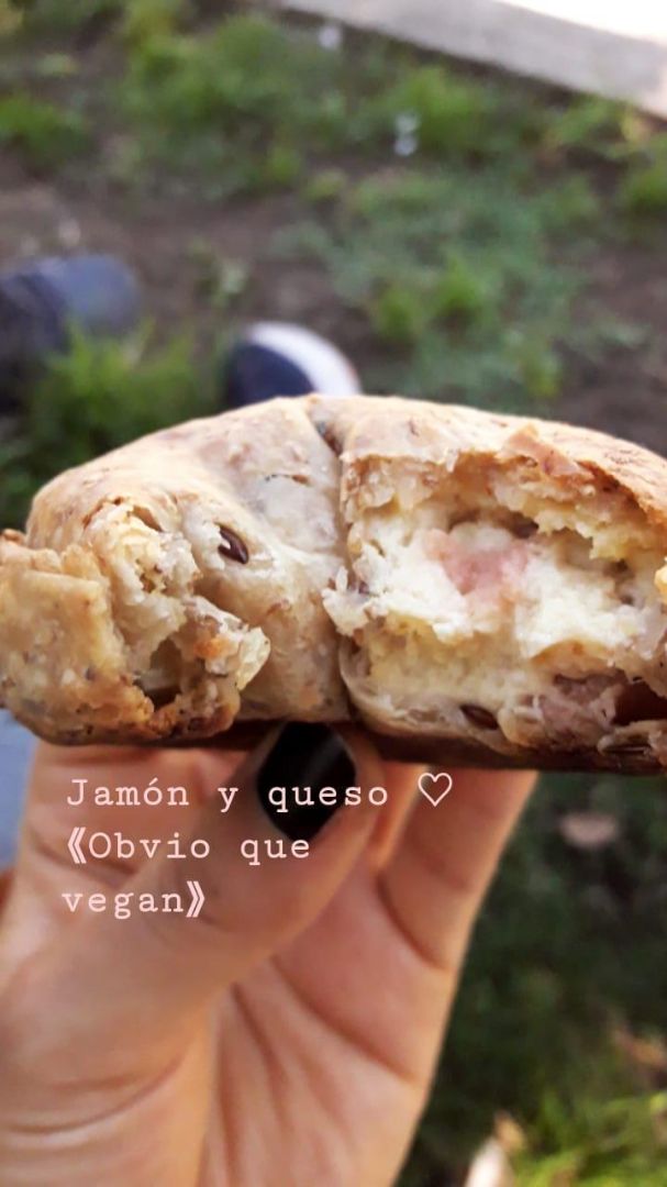 review photo of Veganius Empanadas de Jamón y Queso shared by @earthingvictoria on 01 Aug 2019 - review