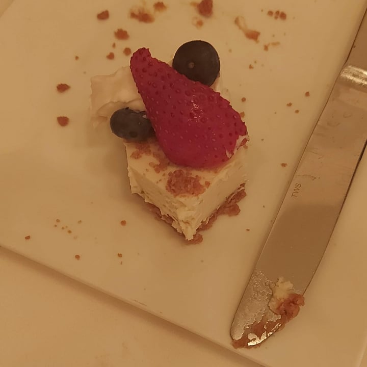 photo of Community Restaurant Berry Cheesecake shared by @svraphael88 on  10 Sep 2022 - review