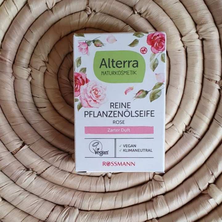 photo of Alterra Reine Pflanzenölseife Rose shared by @lunavegan on  30 Sep 2021 - review