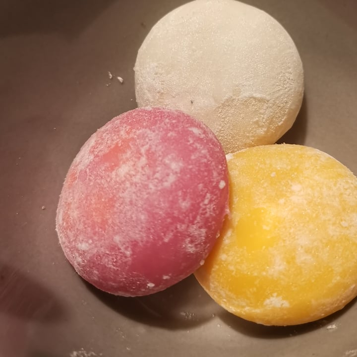 photo of Wao Mochi tropical ice cream shared by @annamango on  25 May 2021 - review