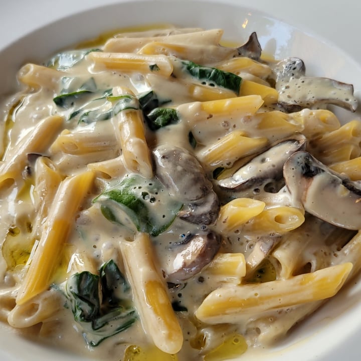 photo of Eve Olive Penne with Truffle Alfredo Sauce shared by @smashy on  24 Aug 2022 - review