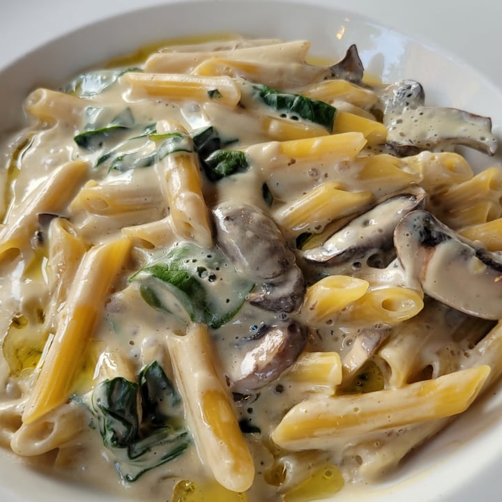 review photo of Eve Olive Penne with Truffle Alfredo Sauce shared by @smashy on 24 Aug 2022 - review