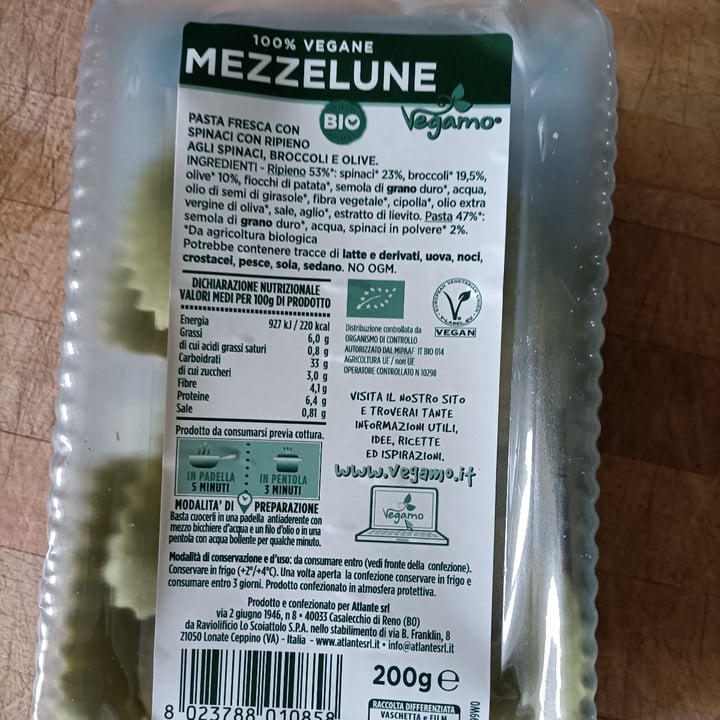 photo of Vegamo Mezzelune broccoli spinaci e olive shared by @maka89 on  19 Mar 2022 - review