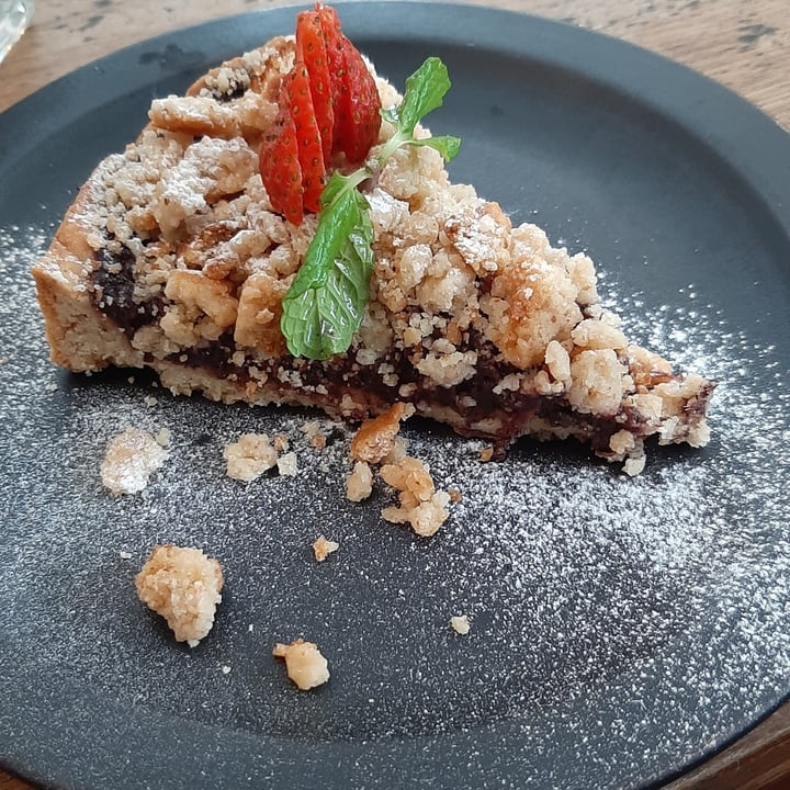 photo of Manggis in Canggu Berry Crumble Pie shared by @plantsfeelthough on  15 Jan 2021 - review