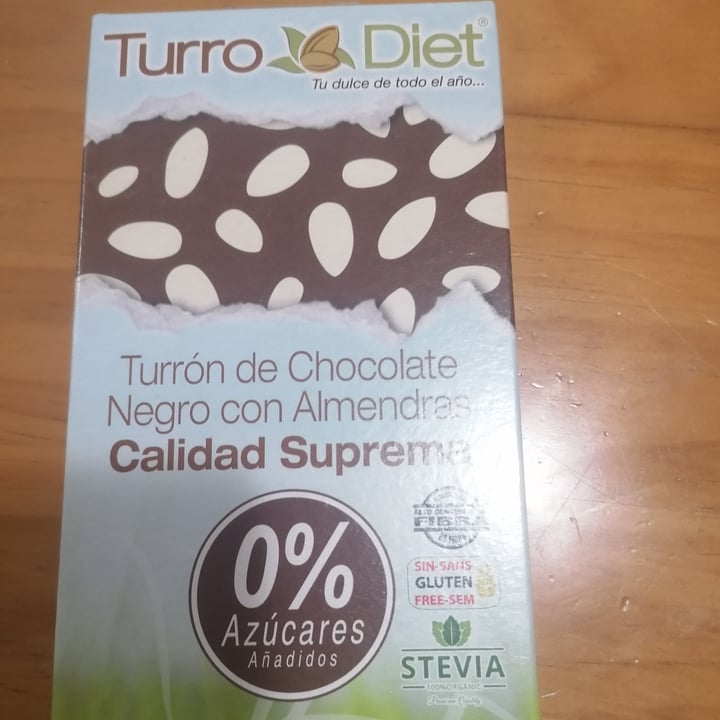photo of Turro Diet Turrón de chocolate negro con almendras shared by @lauraporteiro on  10 Feb 2021 - review