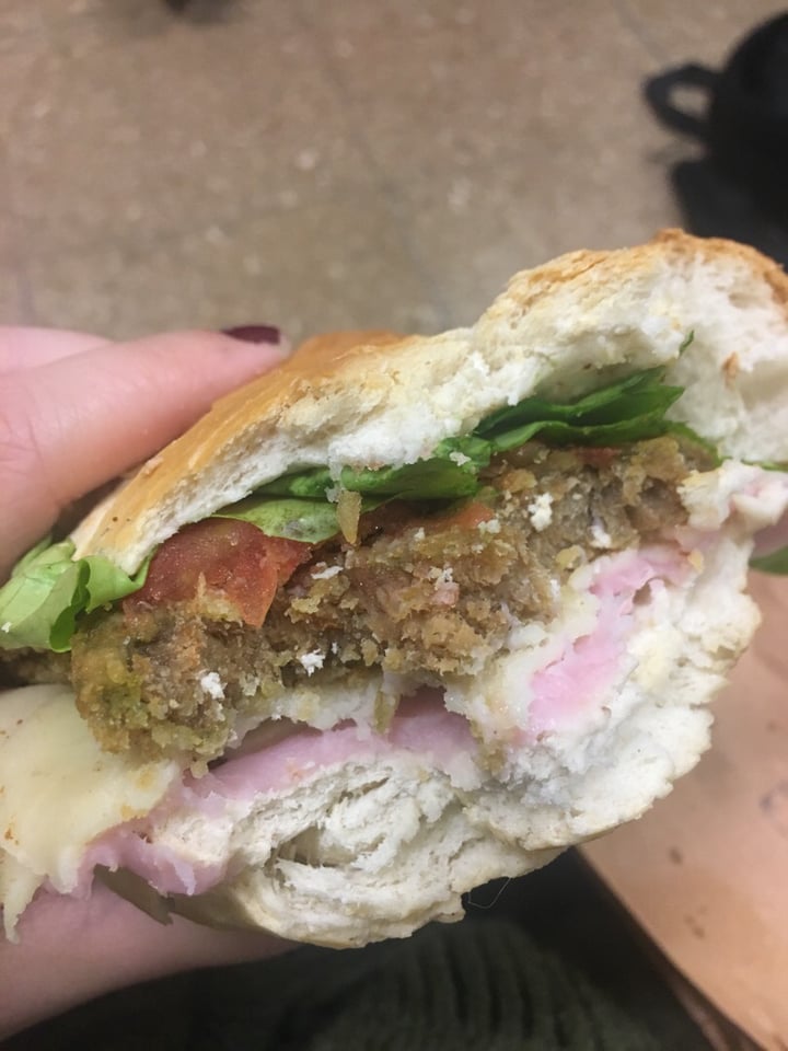 photo of Futuro Veggie - Coffee & Deli Sándwich de Milanesa shared by @sugarsniper on  30 Aug 2019 - review