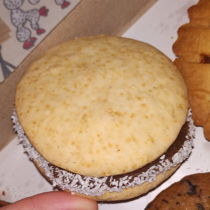 photo of Vica (Delivery Only) Alfajor de maicena shared by @tadegrimberg on  28 Jul 2020 - review