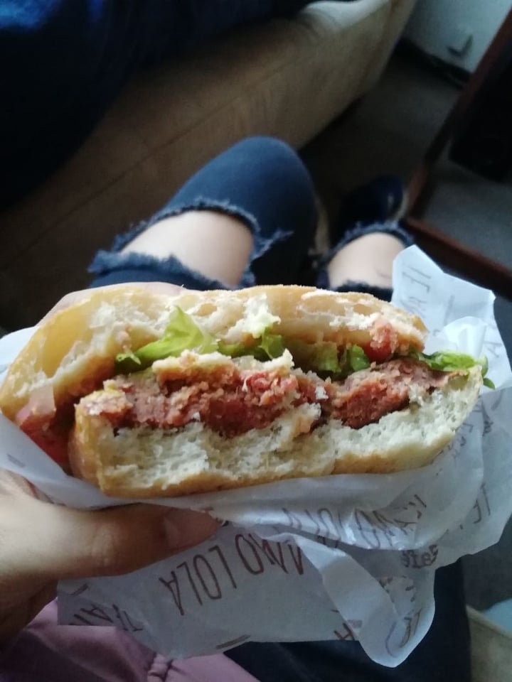 photo of Te Amo Lola Café Hamburguesa de Quinoa shared by @lcamilagomez on  19 Aug 2019 - review