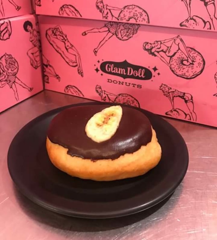 photo of Glam Doll Donuts Vegan Chunky monkey shared by @katiewink on  29 Aug 2018 - review