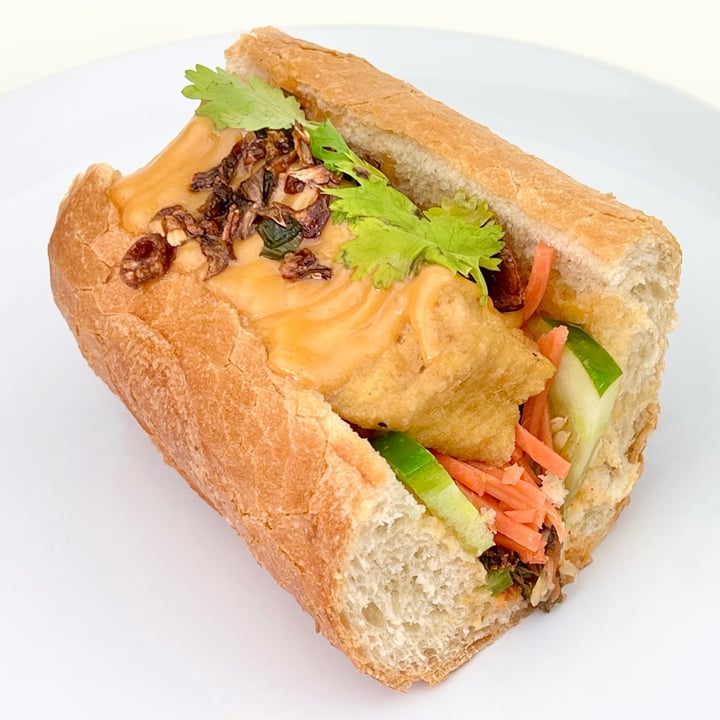 review photo of Mama Dut Fried Tofu Banh Mi Special shared by @pdxveg on 22 Oct 2022 - review