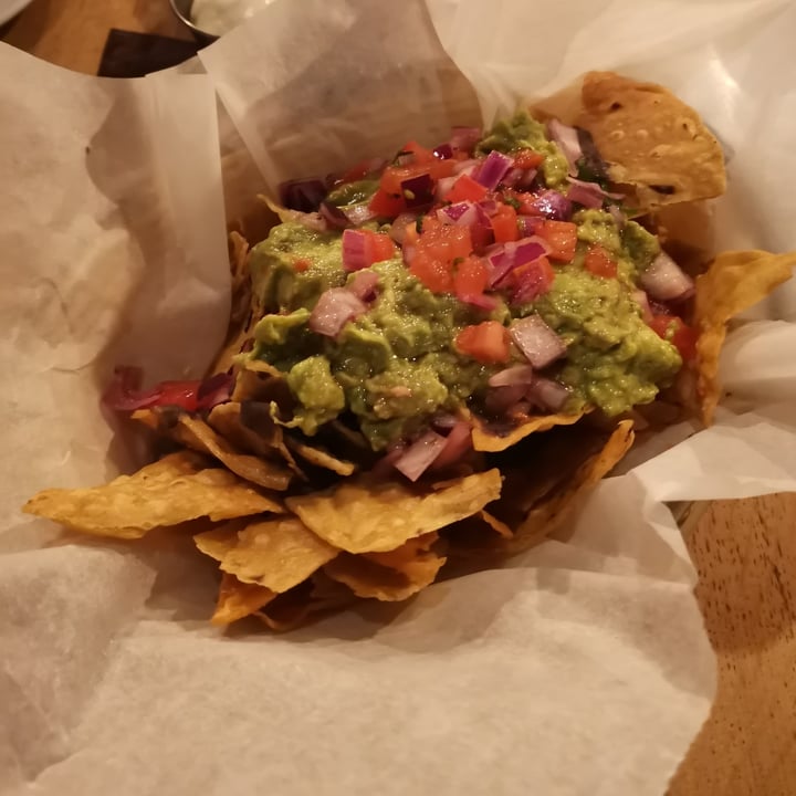 review photo of The Toast Taproom Malasaña. Cervecería artesanal. Brunch Nachos shared by @sandramfdez on 27 Apr 2021 - review