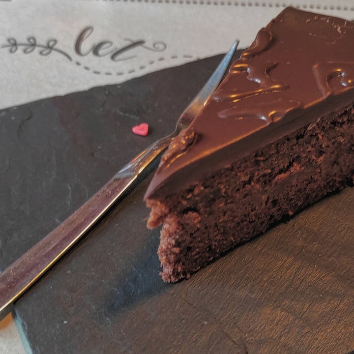 photo of VegAmore sacher shared by @ilap on  12 Jun 2022 - review