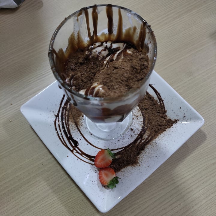 photo of Vegalizzz (Delivery only) Taça de sorvete de creme com cobertura shared by @nuriamarques on  01 May 2022 - review