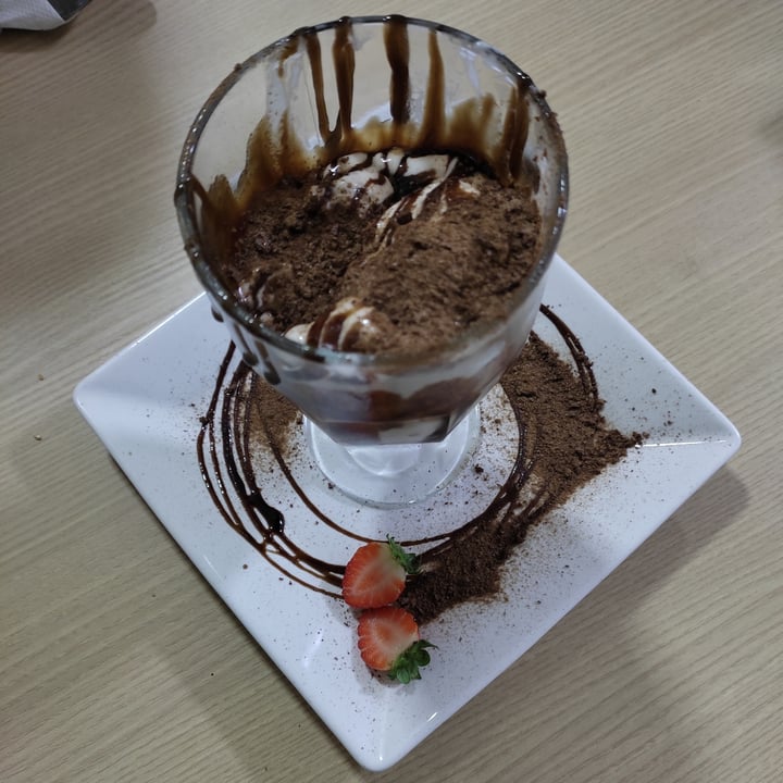 review photo of Vegalizzz (Delivery only) Taça de sorvete de creme com cobertura shared by @nuriamarques on 01 May 2022 - review
