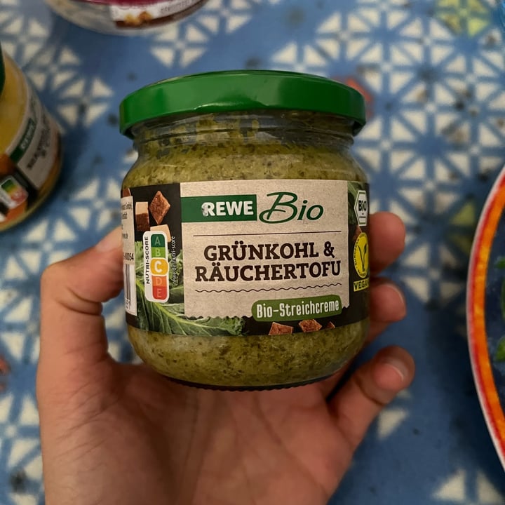 photo of Rewe Bio Bio-Streichcreme Grünkohl & Räuchertofu shared by @giadaprosdocimo on  20 Aug 2022 - review