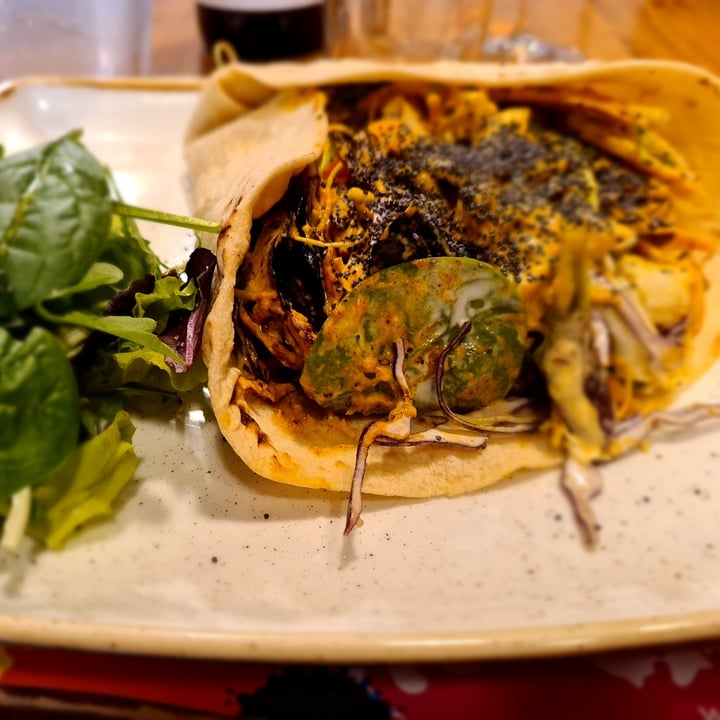 photo of Vineria N°4 Shawarma versione veg shared by @yuribruce on  09 May 2022 - review