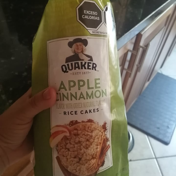 photo of Quaker Apple Cinnamon Rice Crisps shared by @lizmunoz7211 on  17 Oct 2021 - review