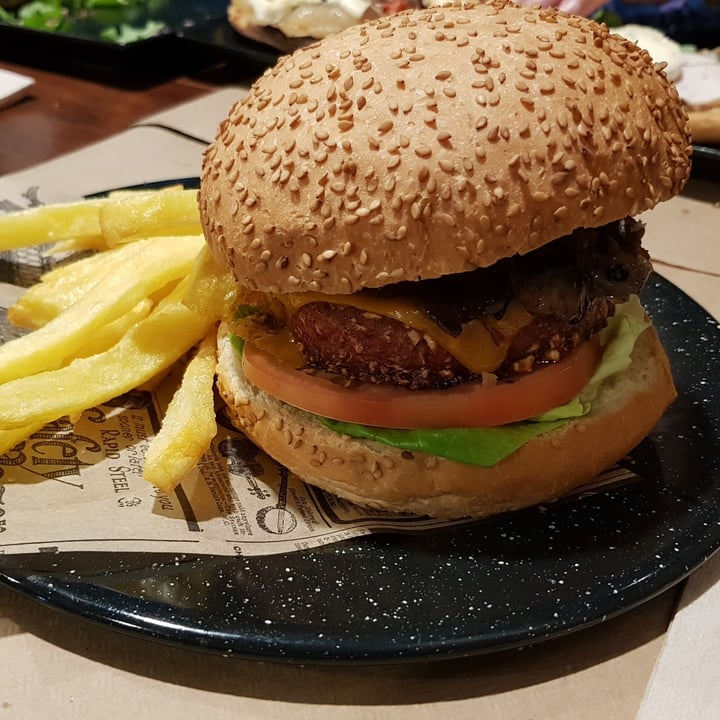 photo of Rustic Hamburguesa Beyond Meat shared by @tekilababy on  04 Oct 2020 - review