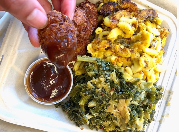 photo of The Veg Hub Vegan Fried “Chicken” Plate shared by @ratedvfood on  18 Aug 2019 - review