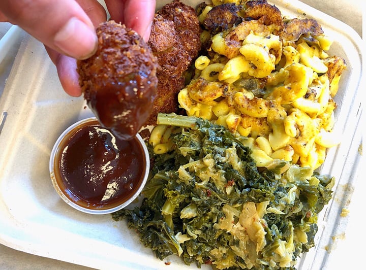 review photo of The Veg Hub Vegan Fried “Chicken” Plate shared by @ratedvfood on 18 Aug 2019 - review