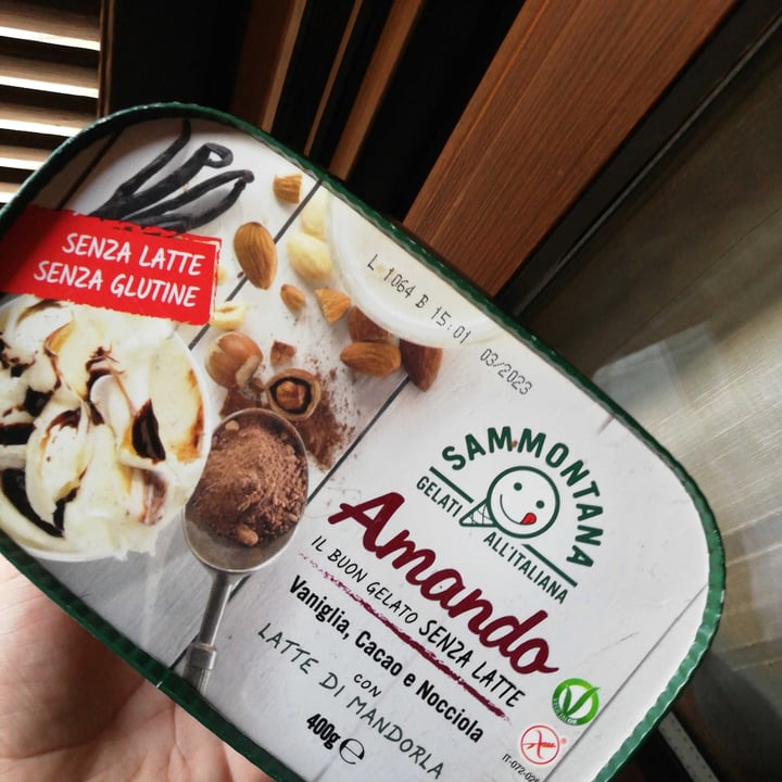 photo of Sammontana Amando Vaniglia Cacao e Nocciola 400g Tub shared by @sturmhond on  23 Jul 2021 - review