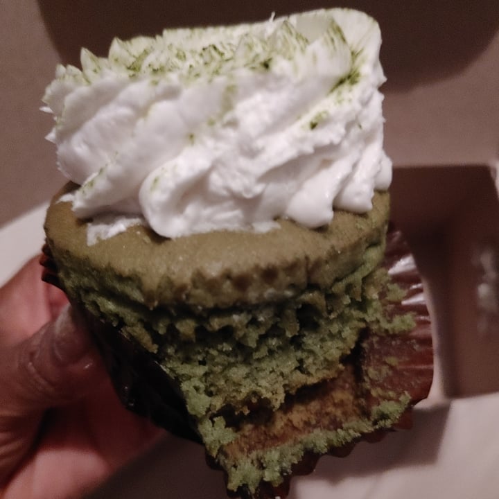 photo of Bunner's Bakeshop Matcha cupcake shared by @romeoluv1 on  11 Jun 2021 - review