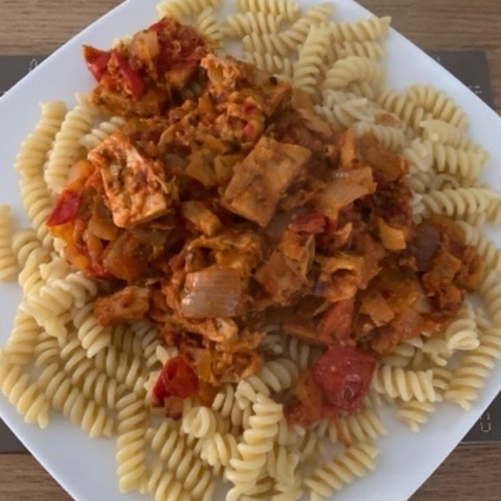review photo of Lazy Vegan Chunky Pulled Peaz With Mediterranean Herbs shared by @veganclublondon on 09 Jun 2020 - review