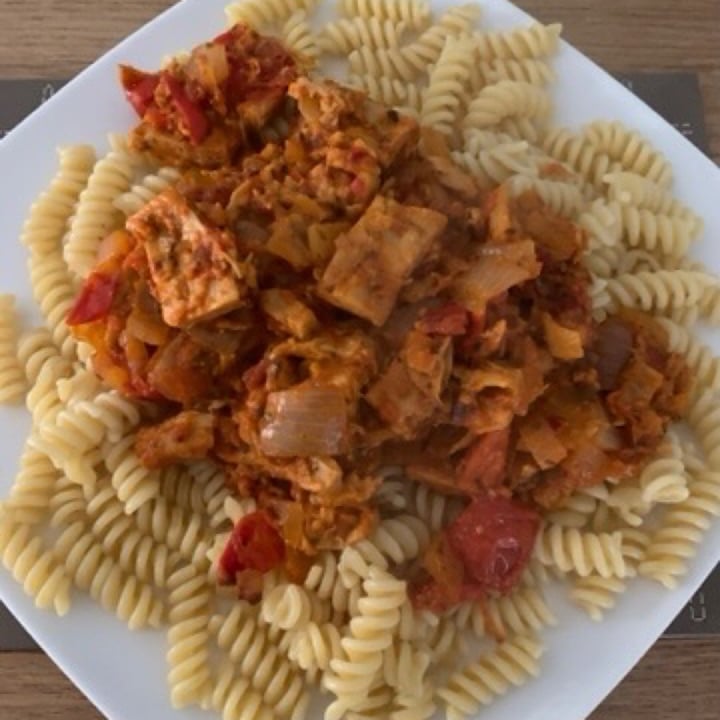 photo of Lazy Vegan Chunky Pulled Peaz With Mediterranean Herbs shared by @veganclublondon on  09 Jun 2020 - review