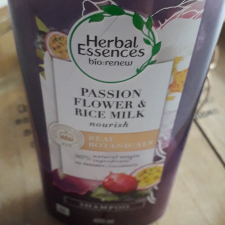 photo of Herbal Essences Shampoo  Passion Flower & Rice Milk shared by @quehaydenuevo on  29 Dec 2021 - review