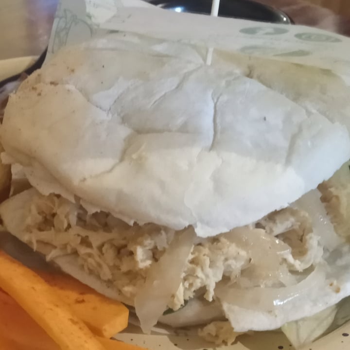 photo of Burger Green, Pereira Sandwich No Pollo Vegano shared by @mauardila on  06 Jun 2021 - review