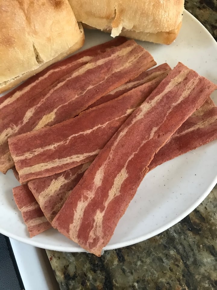 photo of Paradis Vegetarien Veg-o-Mix Bacon Slices shared by @kelty on  17 Jan 2020 - review