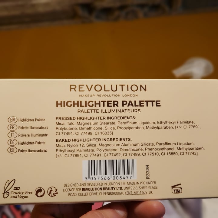 review photo of Revolution Beauty Revolution Beauty London Soph X Highlighter Palette shared by @sarbear420 on 10 Oct 2021 - review