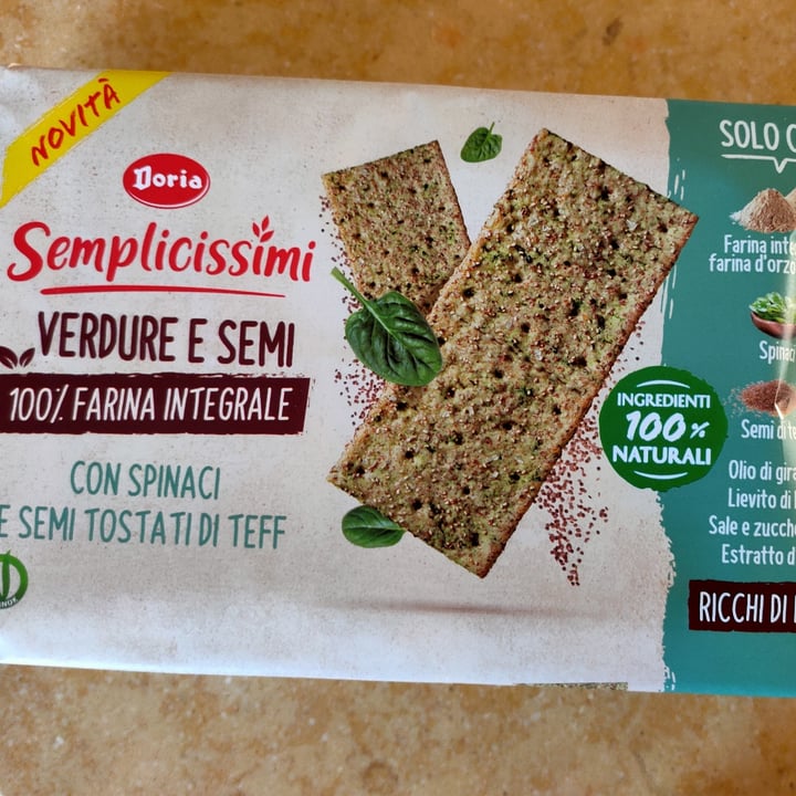 photo of I semplicissimi doria Crackers Spinaci E Semi Tostati Di Teff shared by @ggiorgyfr on  21 Jun 2022 - review