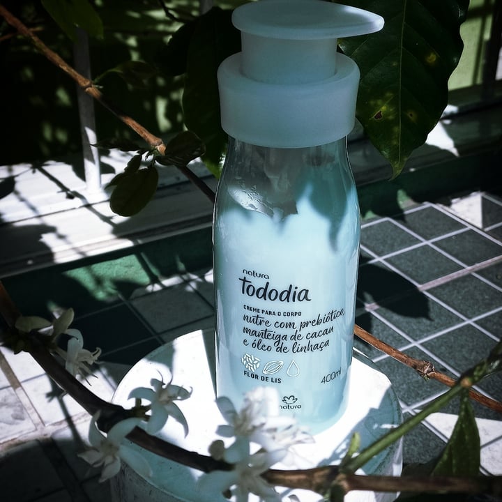 review photo of Natura Creme para o corpo -Flor de Lis- shared by @leitscia on 13 Aug 2022 - review