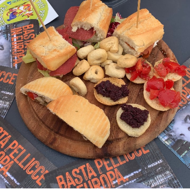 photo of Spazioporto - Cineporto di Taranto Piatto Aperitivo Vegan shared by @cladinge on  20 Nov 2022 - review