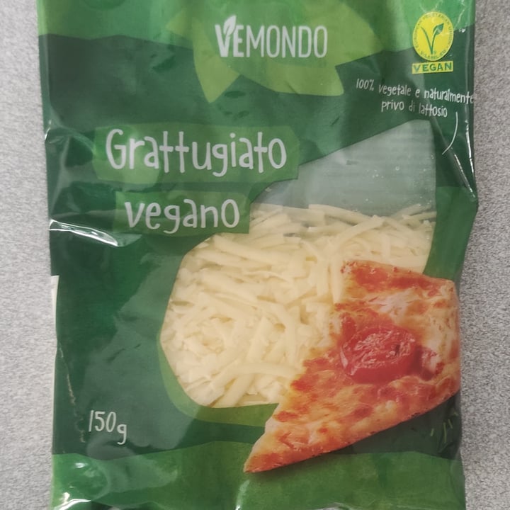 photo of Vemondo Vegetale cheese shared by @giuls95 on  06 Dec 2021 - review