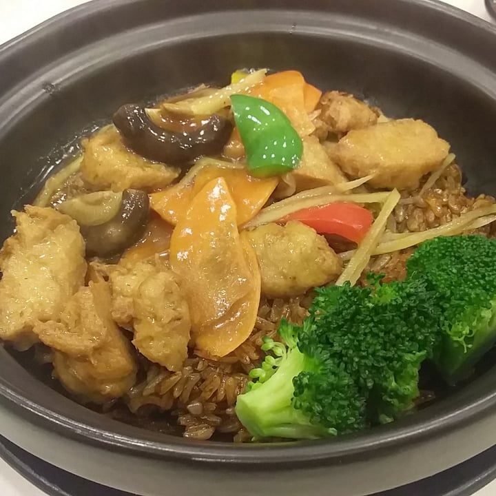 photo of D’life orchard gateway Claypot Chicken Cube Rice shared by @bexenc on  16 Nov 2021 - review