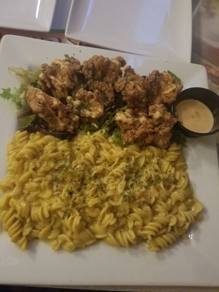 review photo of The New Vegan Chicken & Mac shared by @rainandsnow on 29 Dec 2019 - review